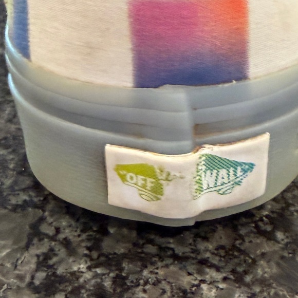 Vans Girls 4.5 Slip-On Checkerboard Rainbow Pastel Canvas Sneakers - Picture 4 of 7